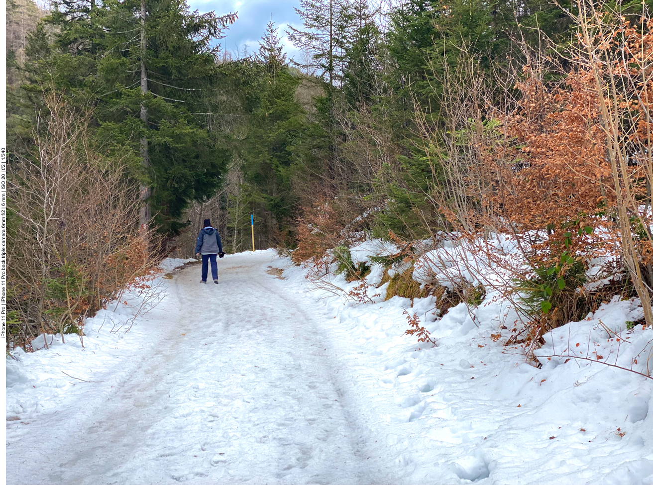 Weiter auf dem schneebedecktem Weg