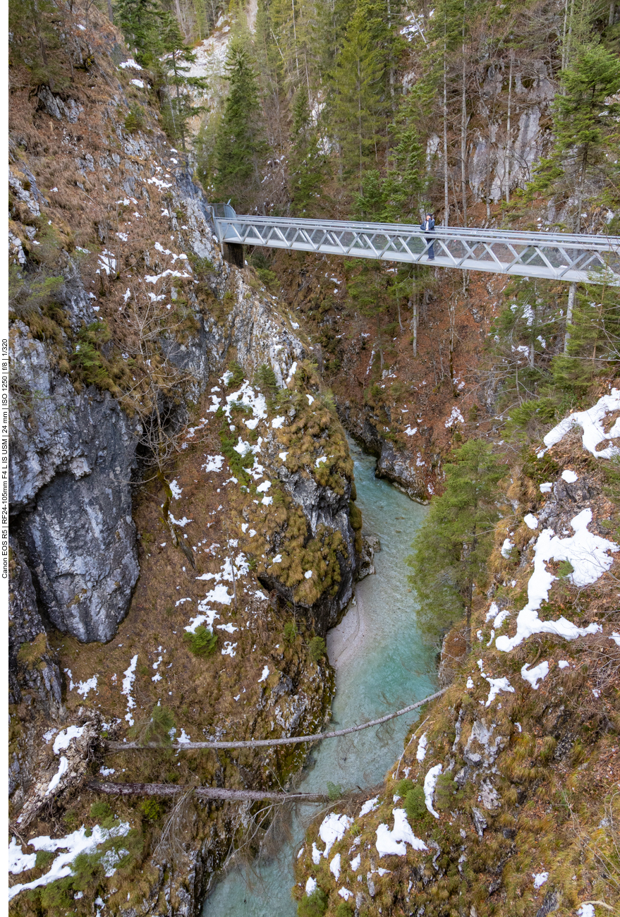 Die zweite Brücke über die Klamm