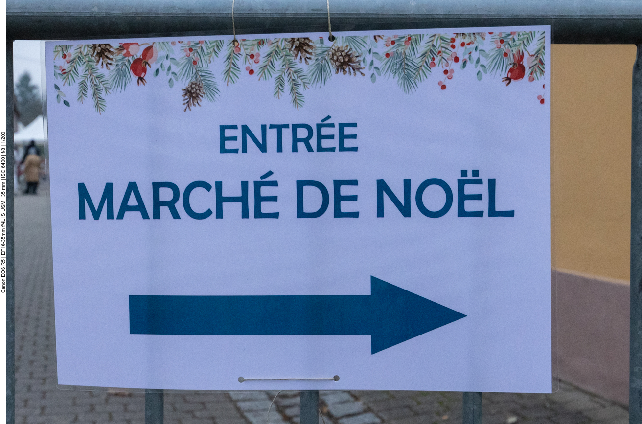 Dort gibt es einen Weihnachtsmarkt