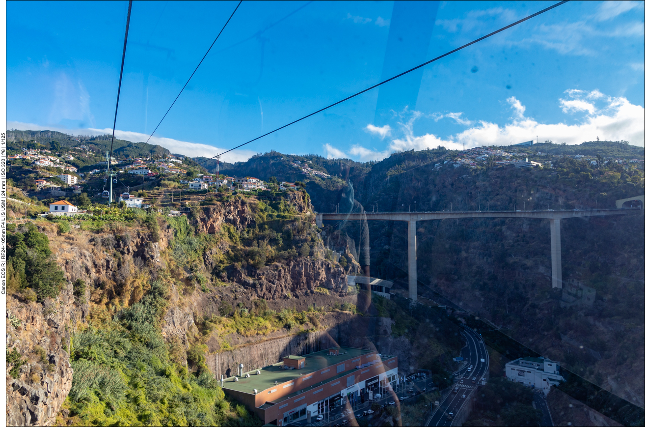 Br&uuml;cke &uuml;ber eine der Schluchten