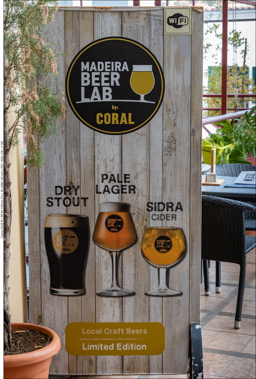 In der Markthalle gibt es auch eine kleine Bar ...