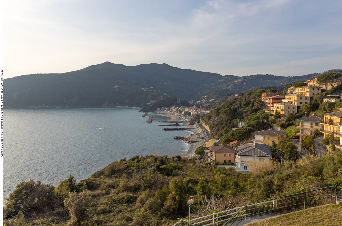 Blick vom Balkon auf Moneglia