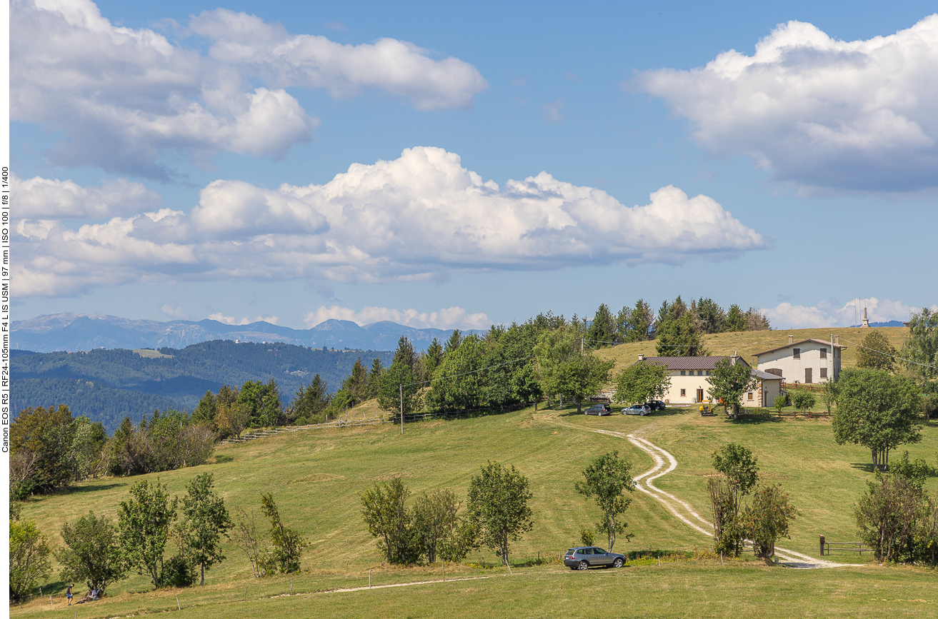 Schön gelegener Hof