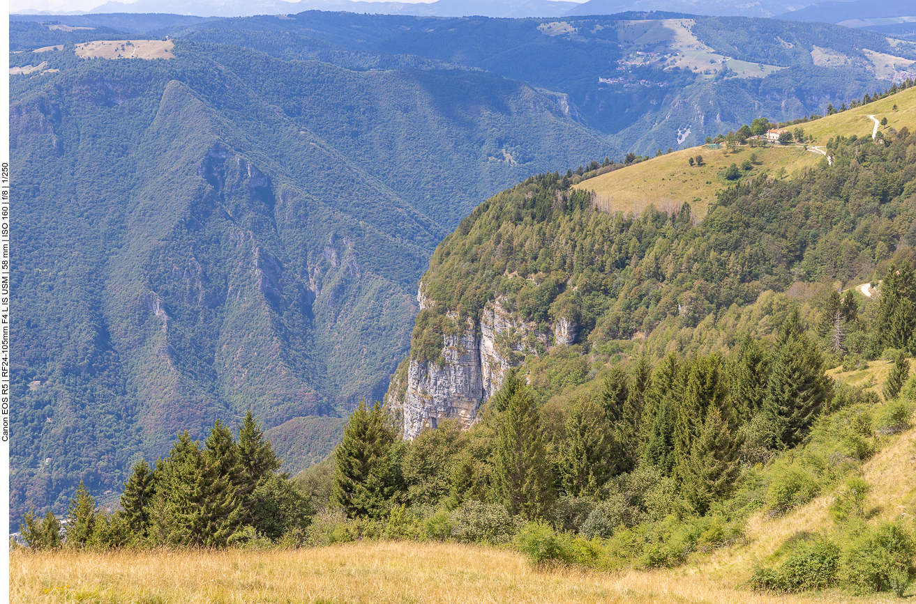 Hier geht es tief in die Schlucht hinab
