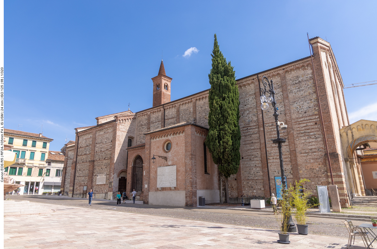 Auf der Piazza Giuseppe Garibaldi befindet sich die im sp&auml;ten 13. Jahrhundert errichtete Kirche "Chiesa San Francesco"
