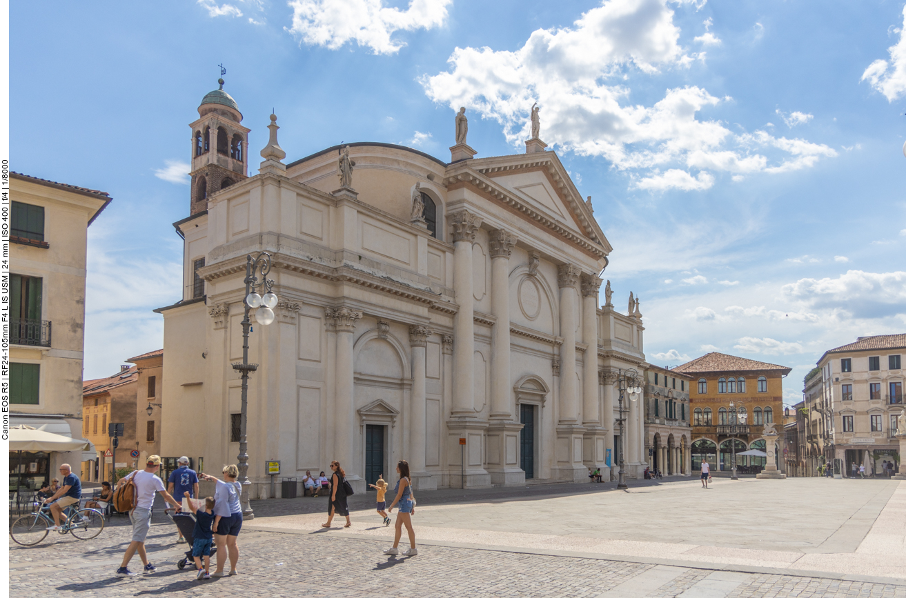 Die Kirche San Giovanni Battista wurde 1747-1785 erbaut