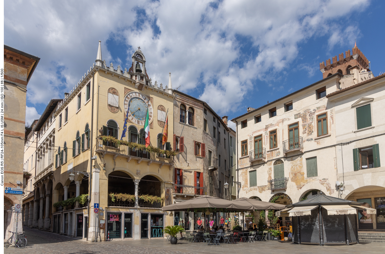 Auf der Piazza Libert&agrave;