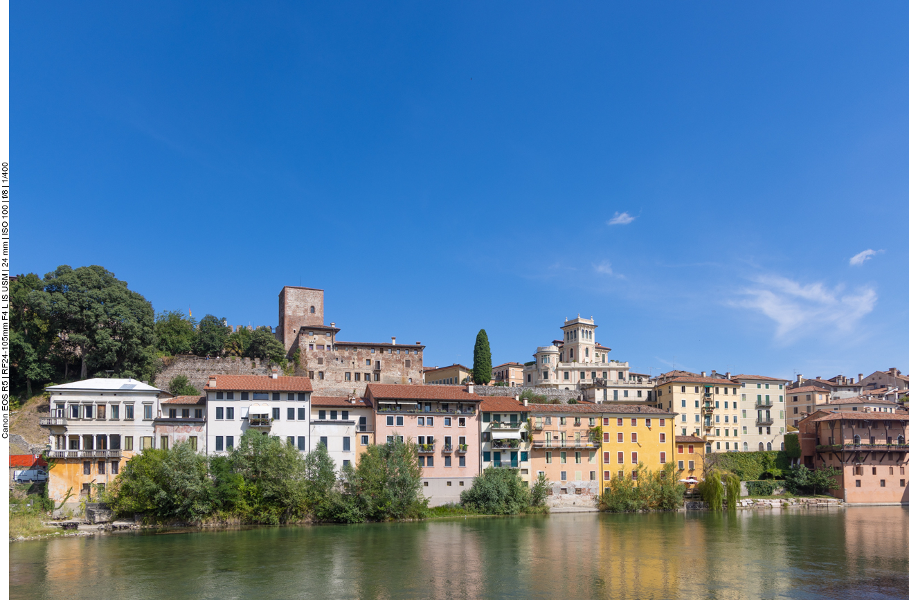 Links das "Castello degli Ezzelini" und rechts das "Castello di Thiene"