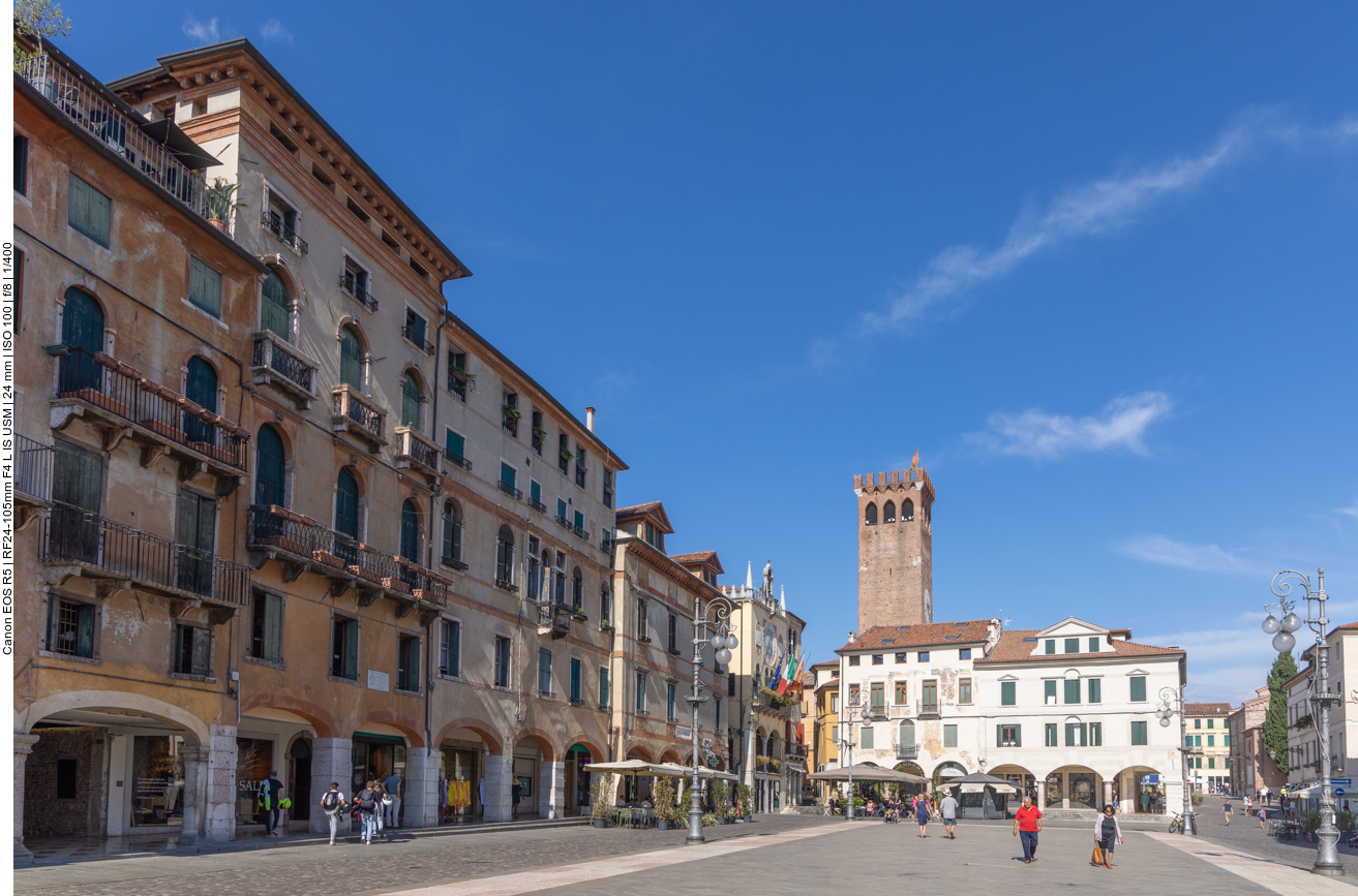 Auf dem Rückweg kreuzen wir nochmal die Piazza Giuseppe Garibaldi ...