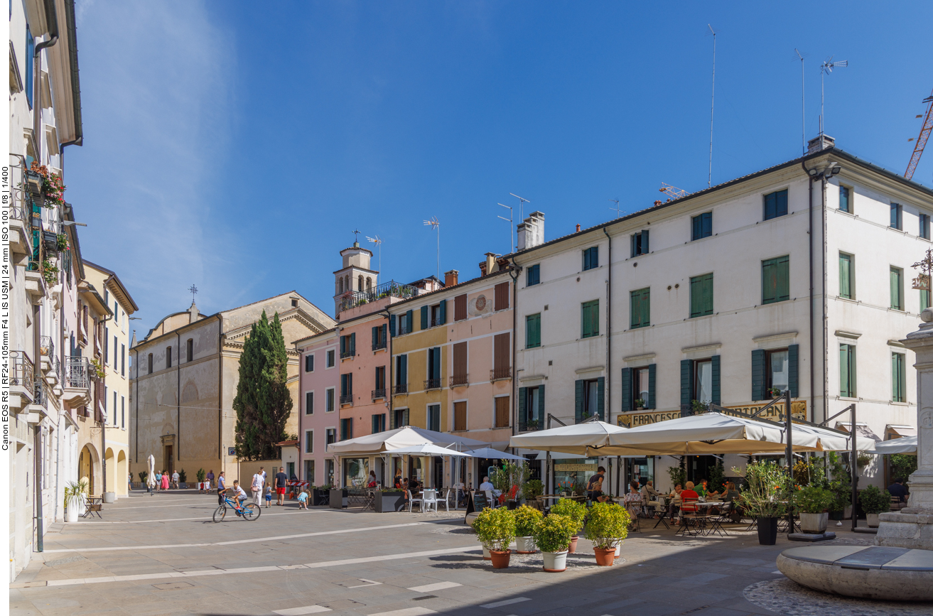Einer der zahlreichen Pl&auml;tze in Treviso