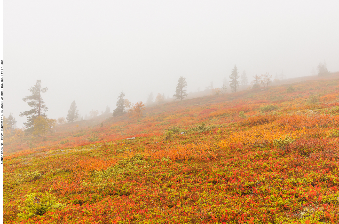 Abstieg nach stürmischem Regen auf dem Gipfel