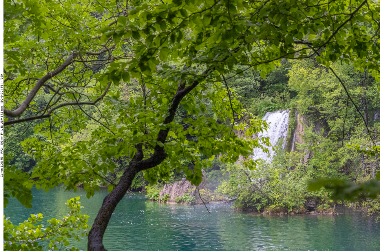 ... und Wasserfall dort ;-)