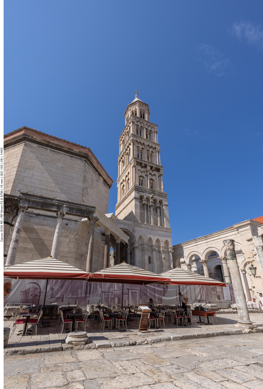 Kirchturm der Kathedrale des hl. Domnius