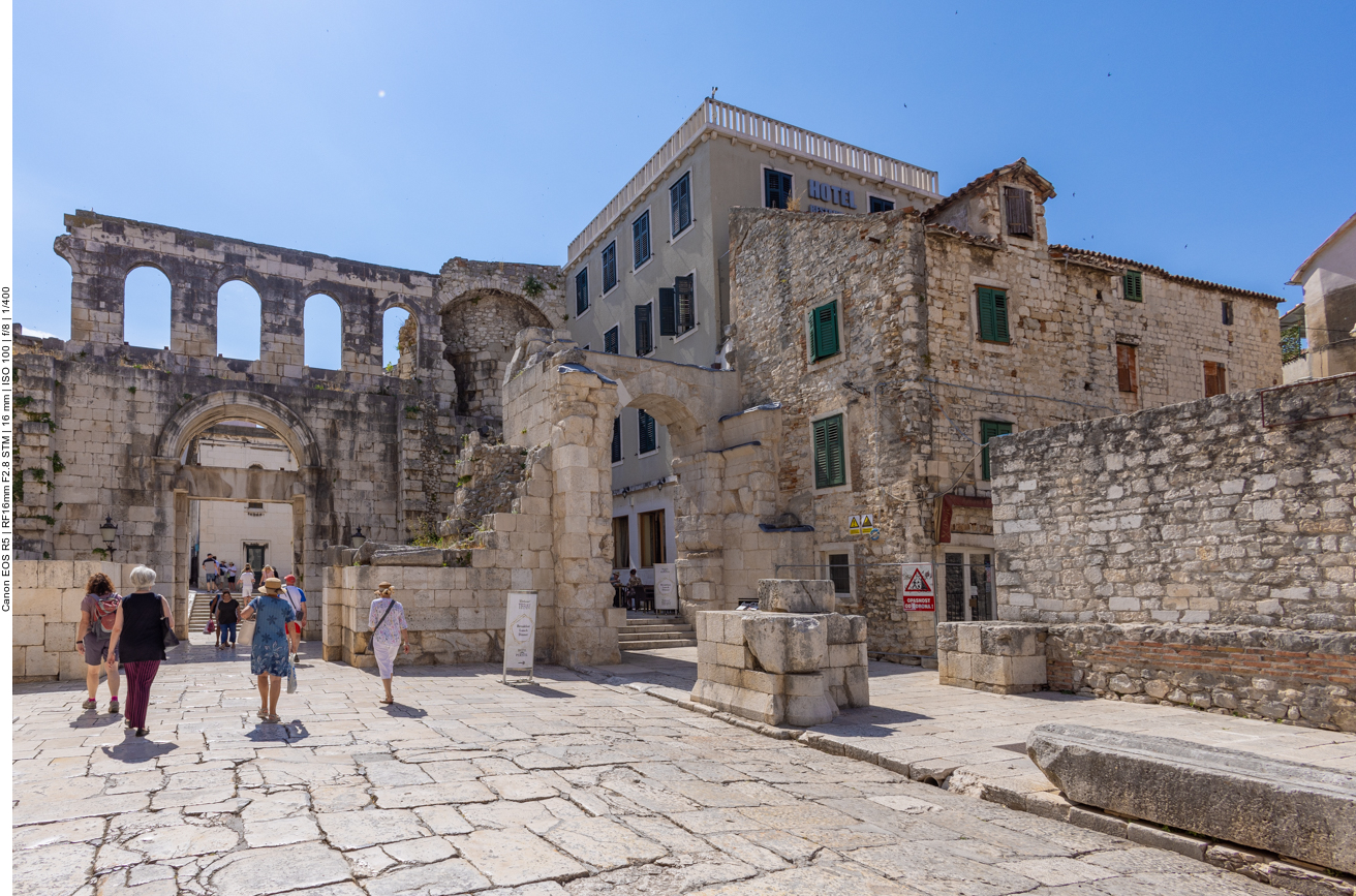 Einige Ruinen der r&ouml;mischen Bauten um den Palast