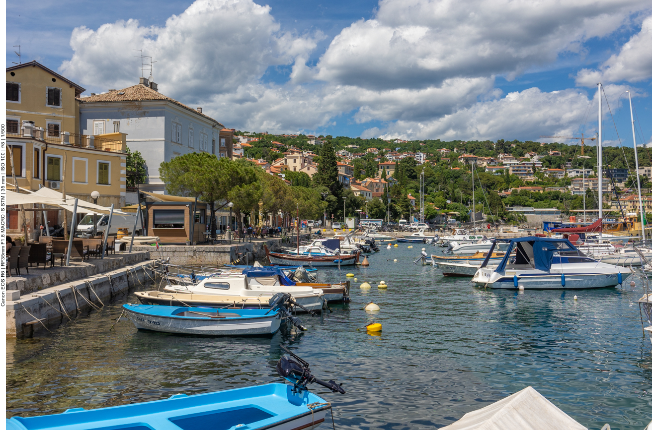 Nach der (recht kurzen) Wanderung genie&szlig;en wir das gem&auml;chliche Treiben ...