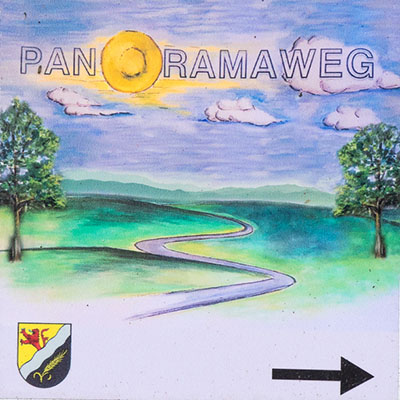Kennzeichnung des Panoramawegs Breitenbach