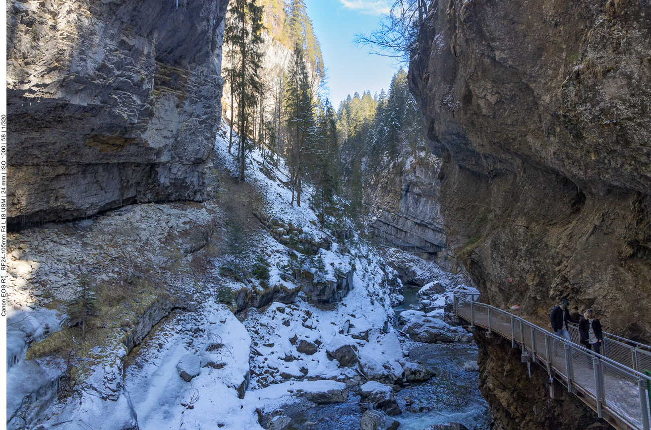 Fu&szlig;weg &uuml;ber dem Breitenbach 