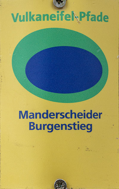 Kennzeichnung des Manderscheider Burgenstiegs