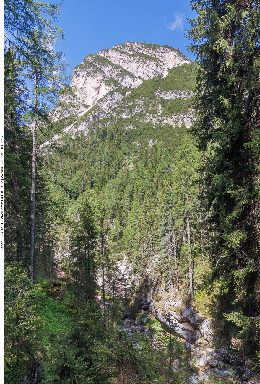 Tiefe Schlucht 