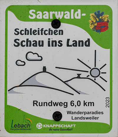 Kennzeichnung des Saarwaldschleifchens "Schau ins Land"