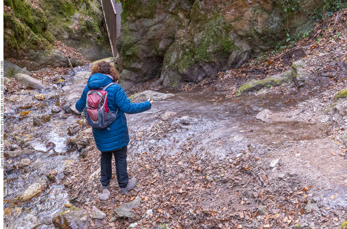 Eine vereiste Passage muss gemeistert werden