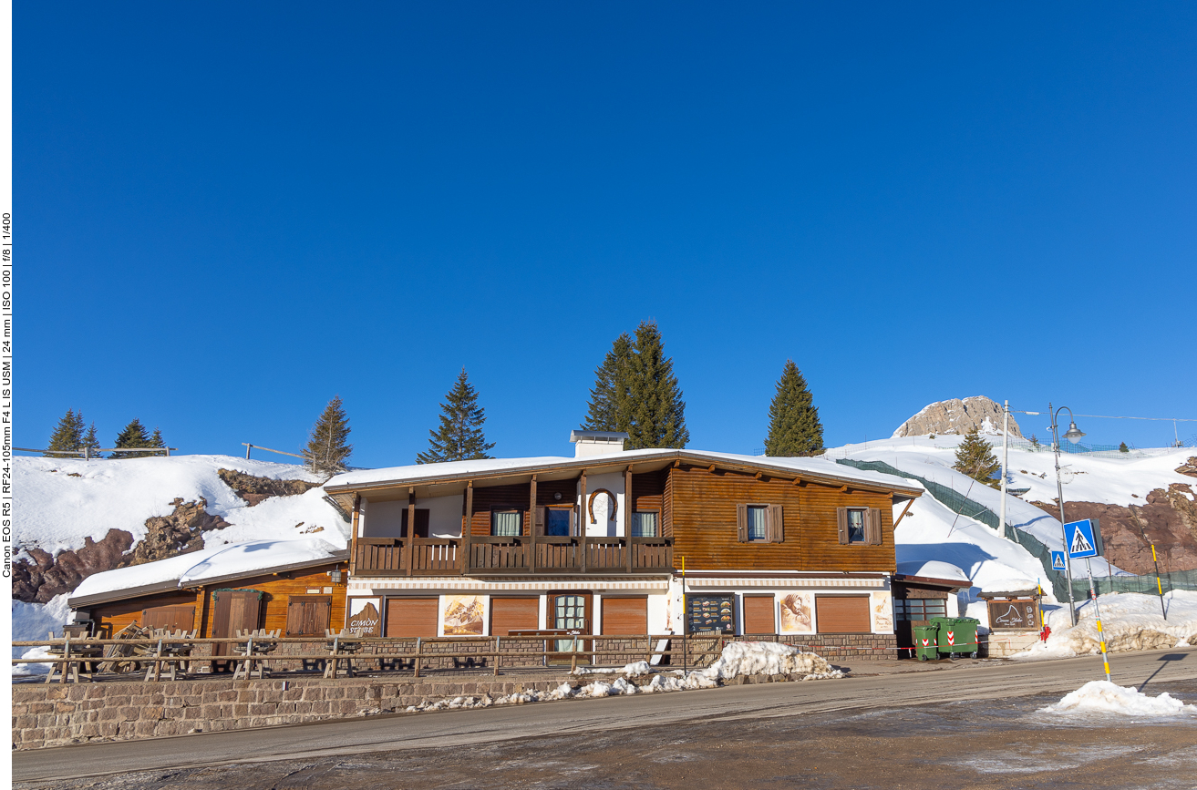 Für Reini: Hier hatten wir uns aufgewärmt, als wir mit dem Fahrrad den Passo Rolle hinauf gefahren sind ;-)