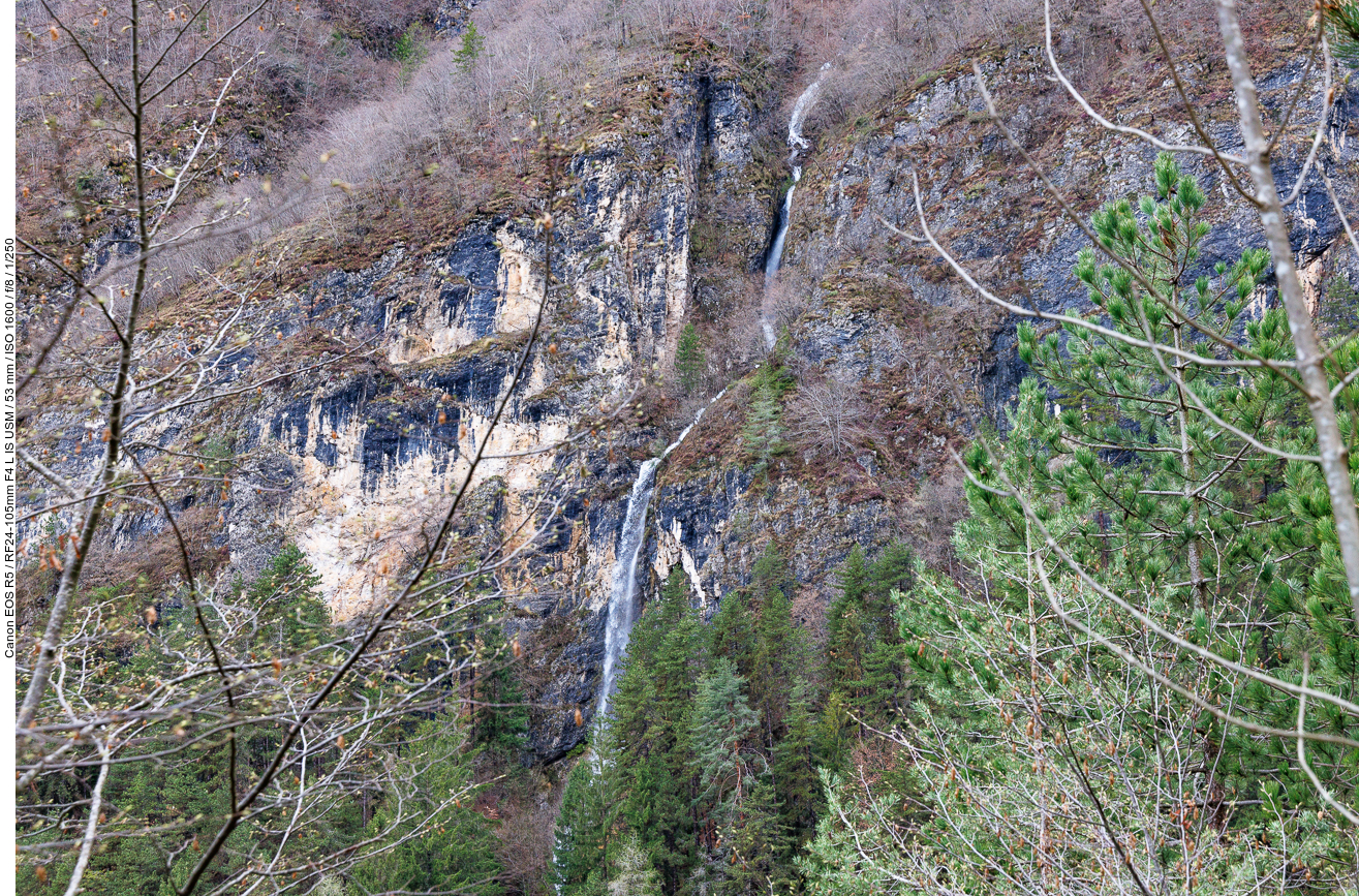 ... Wasserfälle und Feuerwehreinsätze, letztere haben wir natürlich nicht fotografiert!