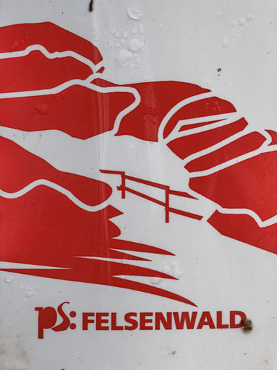 Kennzeichnung des Premiumwanderwegs "Felsenwald"