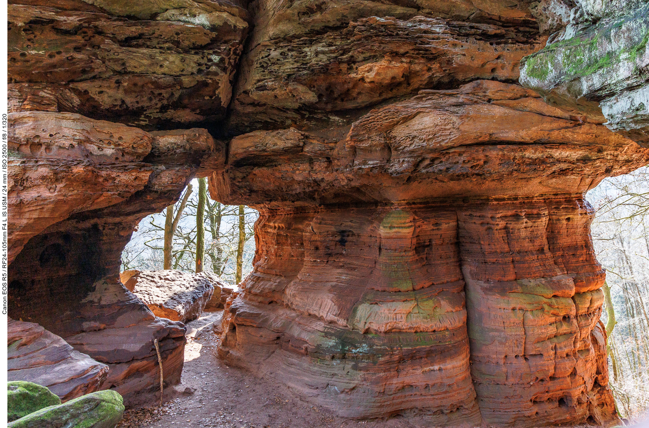 Durchbrüche im Felsen