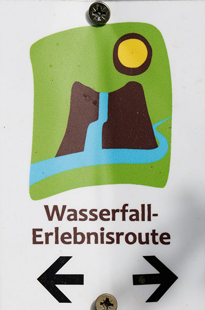Kennzeichnung der Wanderung "Heimatspur: "Wasserfall-Erlebnisroute""
