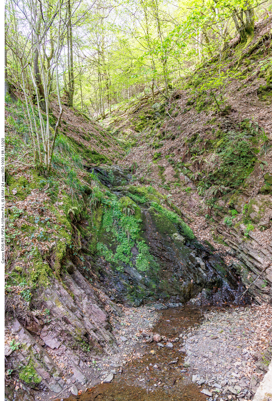 Wasserfall mit wenig Wasser, trotz der vergamgenen Niederschläge