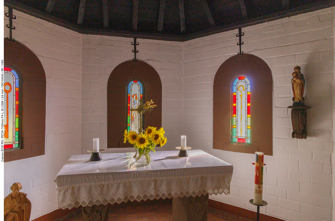 Altarraum der Peterbergkapelle 