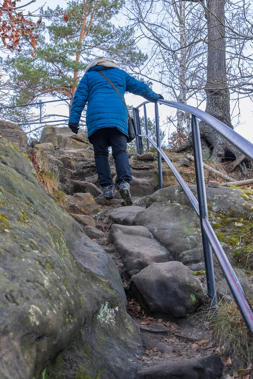 Zunächst geht es teuflisch steil hinauf