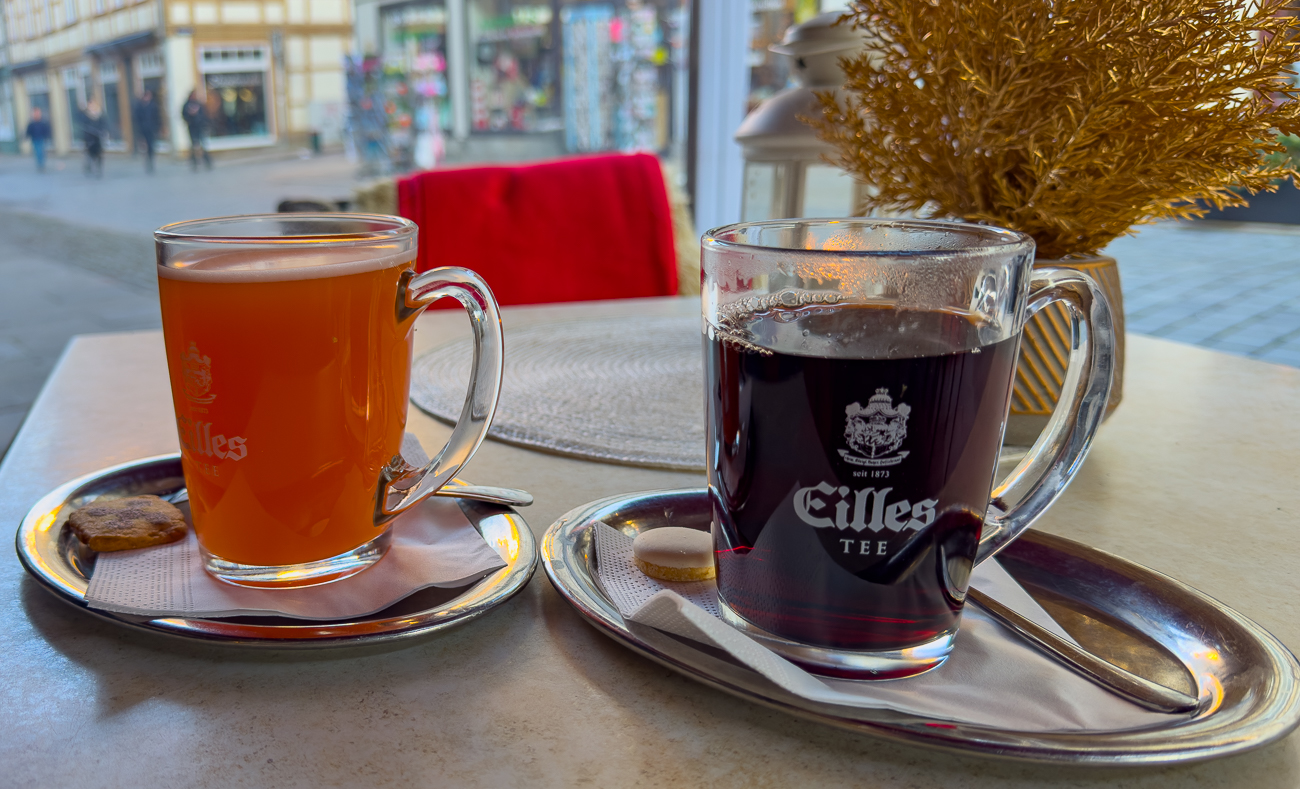 ... und wärmen uns mit Punsch wieder auf