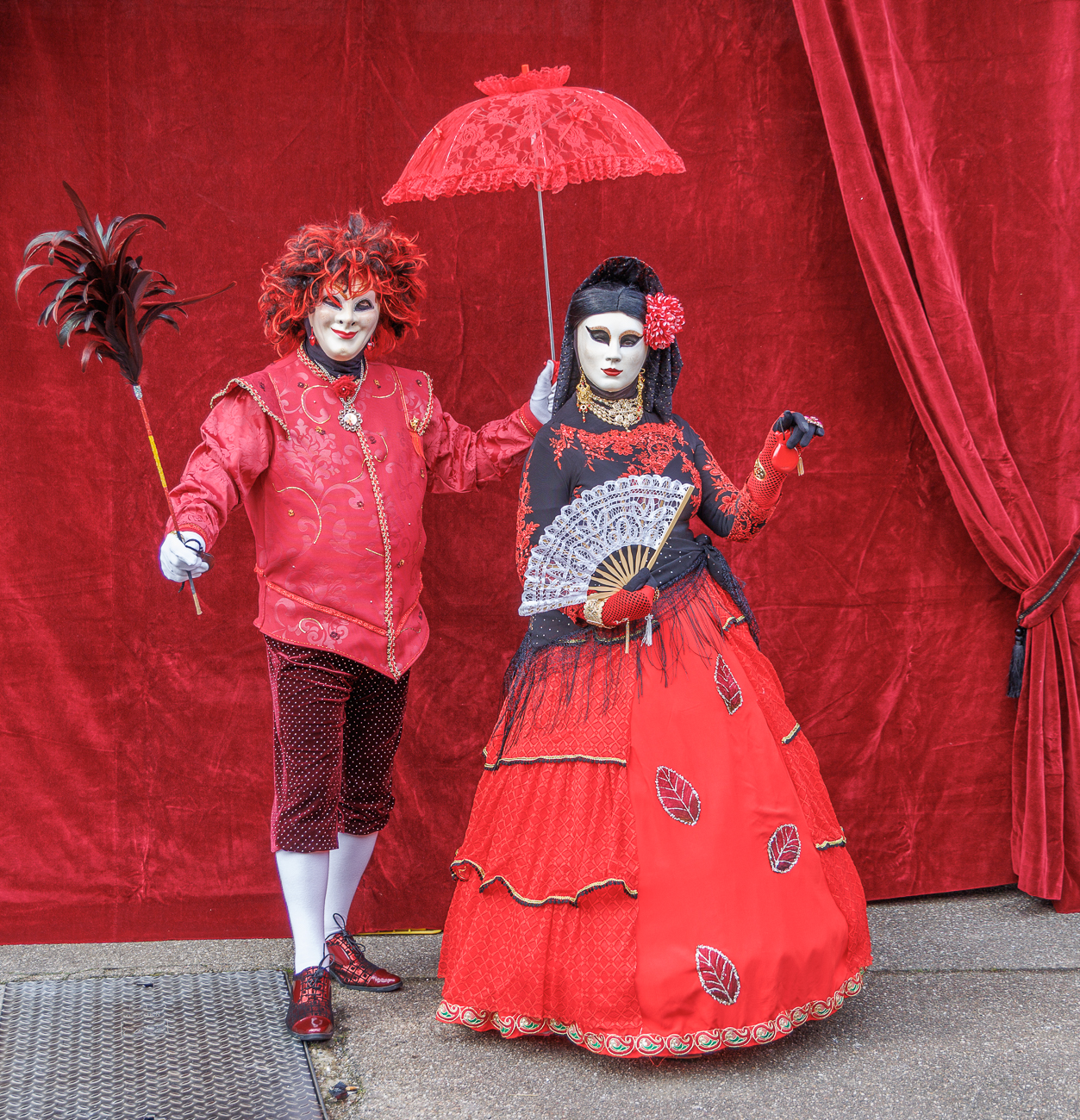 Paar in Rot