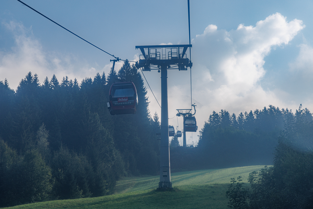 ... die Fenster der Gondel sind ziemlich schmutzig/angelaufen