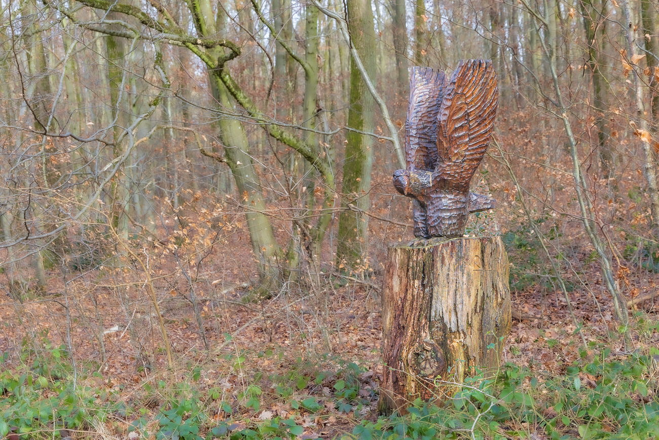 Holzfigur Adler