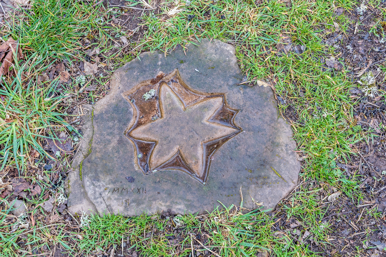 Wegmarkierung des Sternenwegs