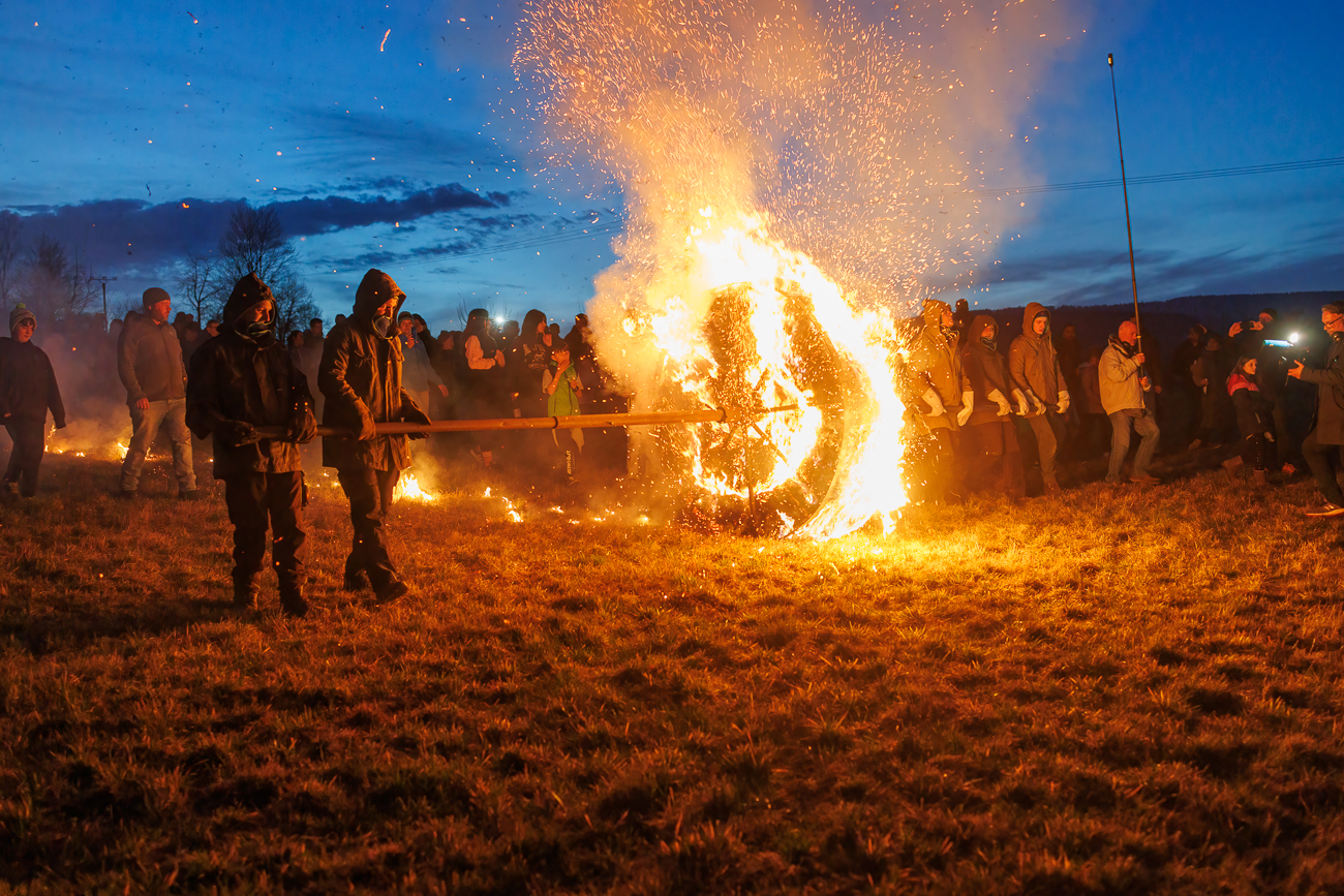 ... während das Rad die Umgebung ausleuchtet