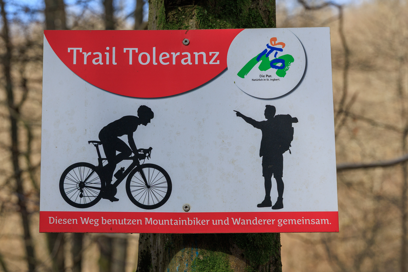 Hoffentlich weiß das der Rennradfahrer auf dem Bild ;-)
