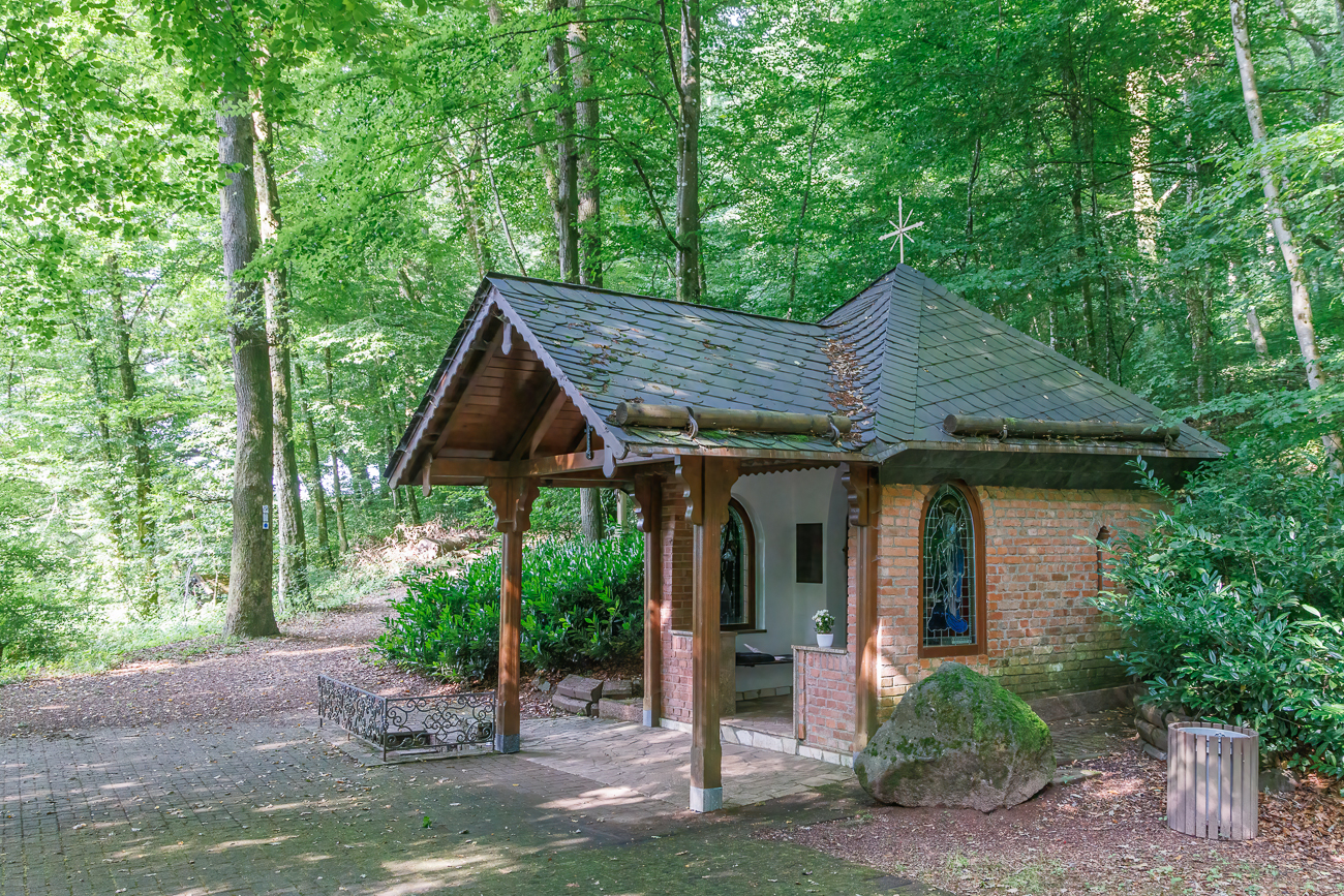 Das Heiligenhäuschen ...