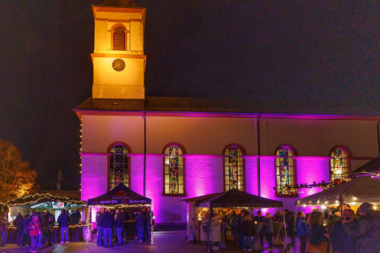 Ziel am Weihnachtsmarkt in Weiskirchen