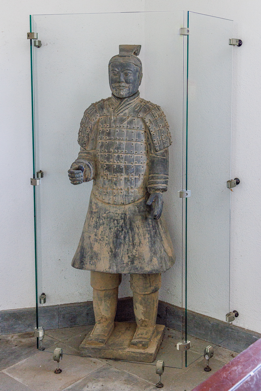 Statue eines Terrakottakriegers aus der chinesischen Qin-Dynastie