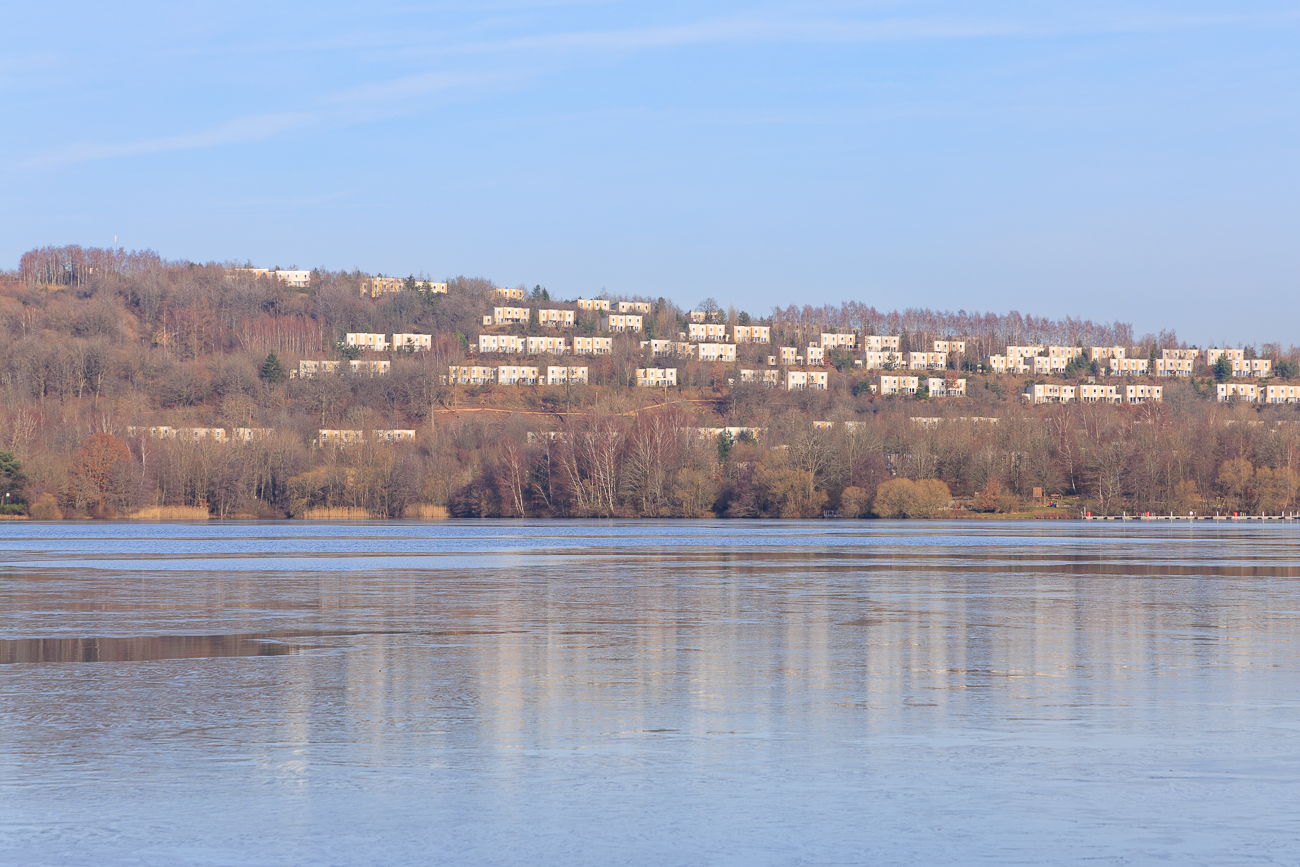 Einige der Ferienh&auml;user am Bostalsee