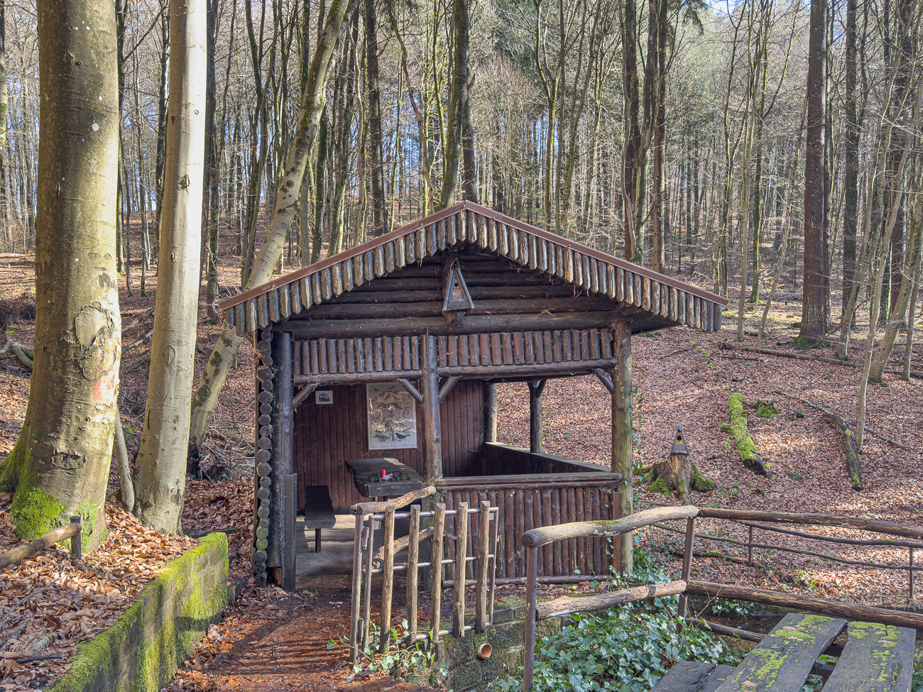 Hütte am UHU Brunnen