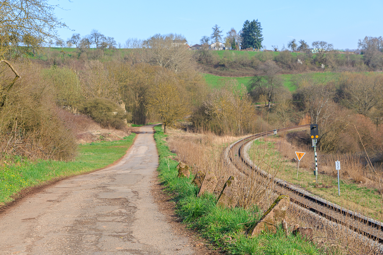 Wirtschaftsweg an der Eisenbahnstrecke