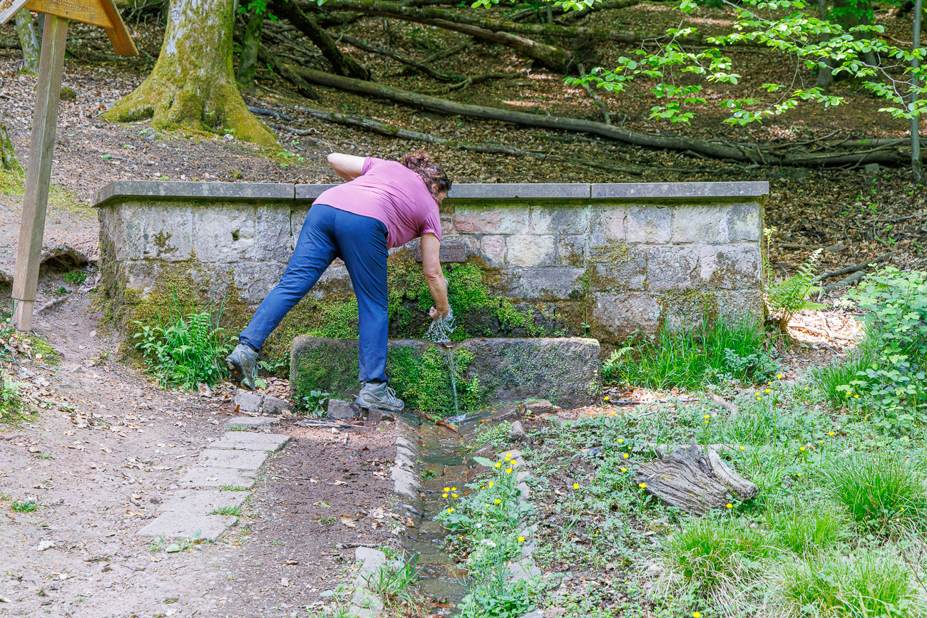 K&uuml;hlendes Wasser am Karlsbrunnen