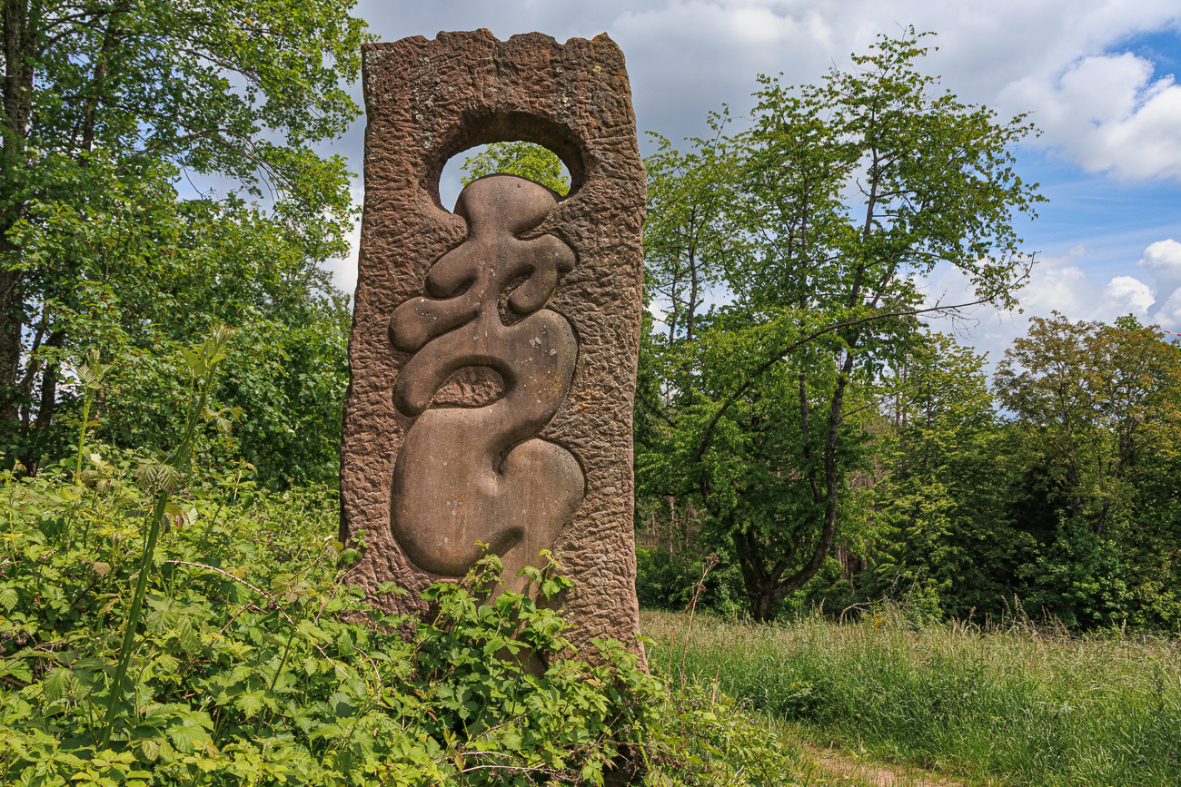 Start und Ziel der Runde ist der Parkplatz am Schmelze-Denkmal an der L297